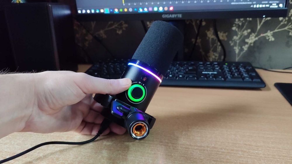 Динамический микрофон MAONO PD200X, пантограф в комплекте