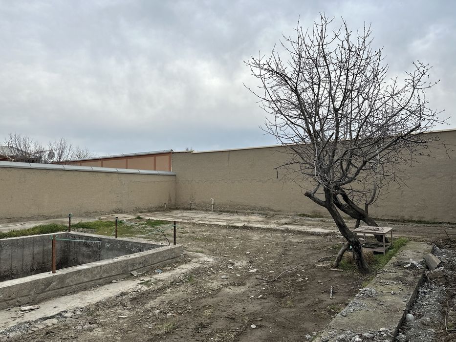 Срочно!!! Продаётся дом. В близи Районого хакимията. Райцент ор 38 шк