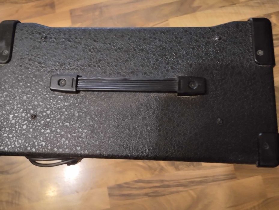 Продавам LANEY -апаратура/кубе/ за бас китара