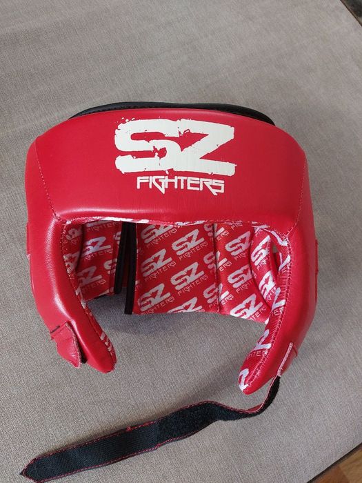 Green Hill боксови ракавитци с каска за бокс