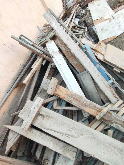 ўтин учун ёғоч сотилади