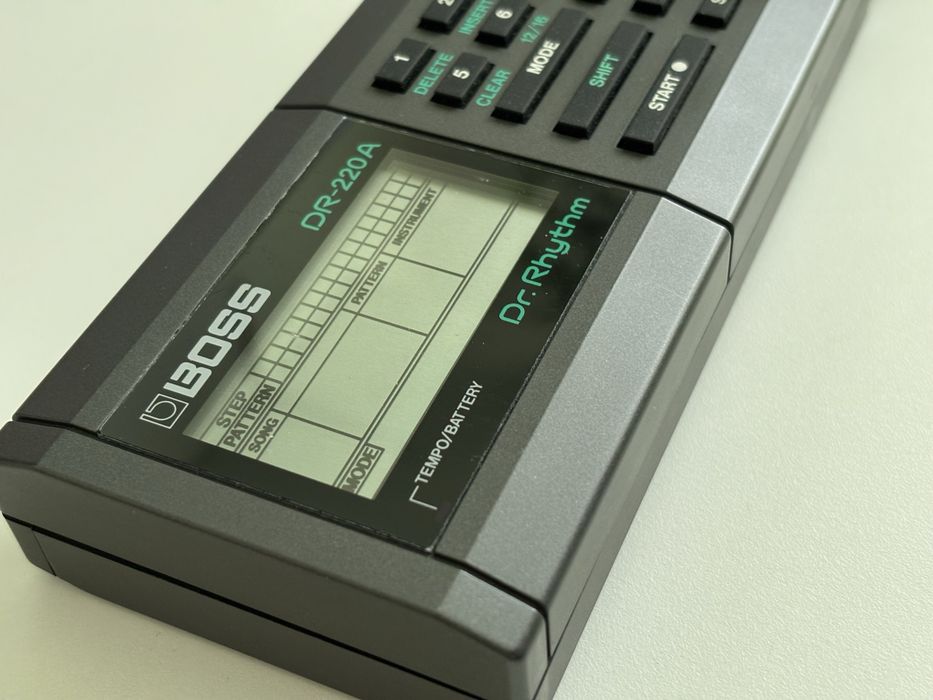 Boss DR-220A в отлично състояние