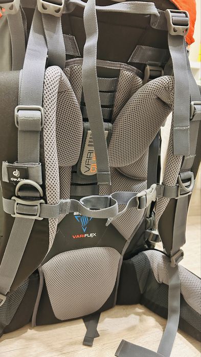 раница DEUTER Aircontact 55 + 10 Graphite Papaya