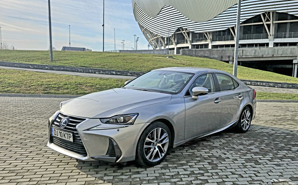 Lexus is 300 hibrid