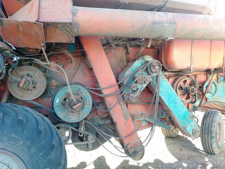 Комбайн зерноуборочный