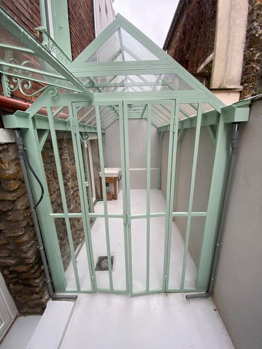 Realizăm lucrări în confecții metalice