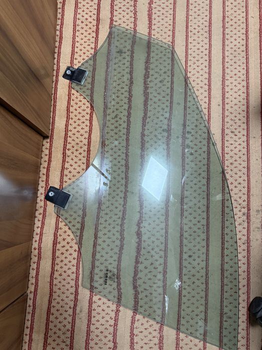 Дясно предно стъкло за Mercedes S-klass W222