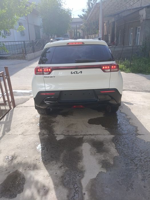 Kia sonet luxe Black edition 2- pozitsiya