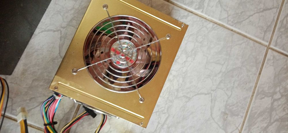 Продавам Захранване 550 w