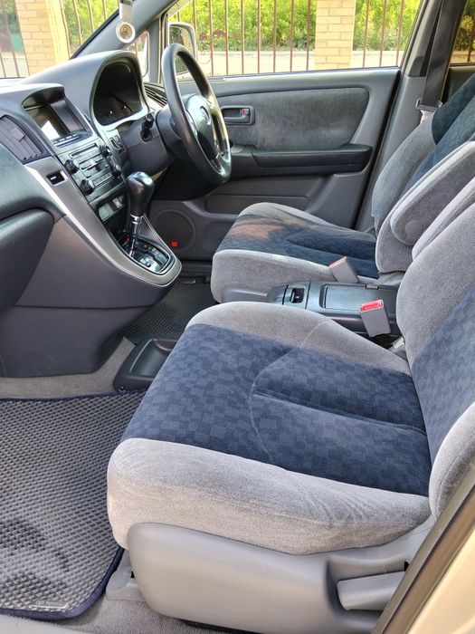 Продам Toyota Harrier