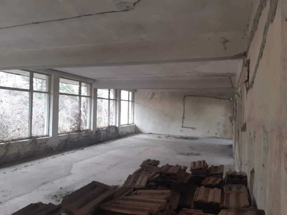 Сграда/ бивша детска градина !