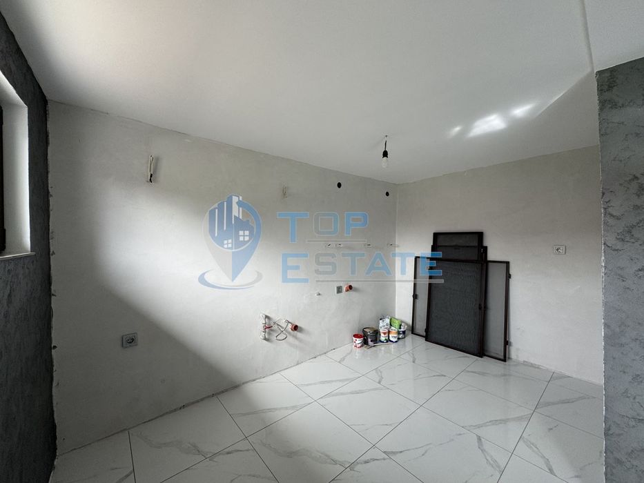 Масивна тухлена къща в с. Вишовград, област Велико Търново