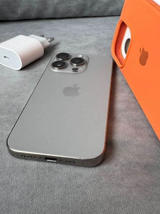Iphone 15 pro в отличном состоянии