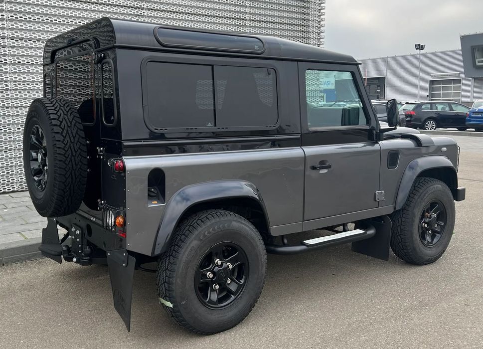 Land Rover Defender 2016 diesel, 75.244 € — imagine 4