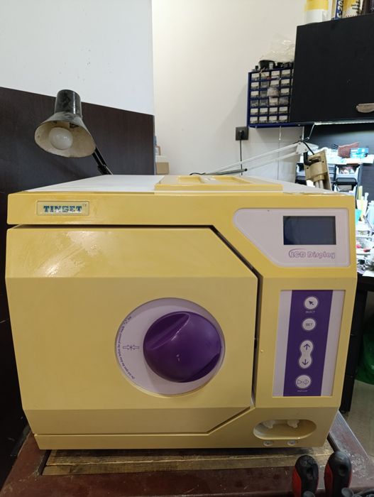 Продавам стоматологичен автоклав – Клас B, 23 L