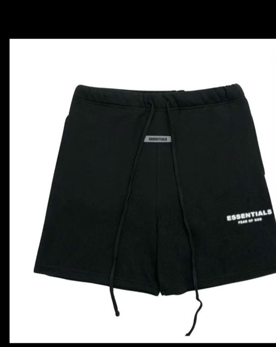 продам шорты essentials