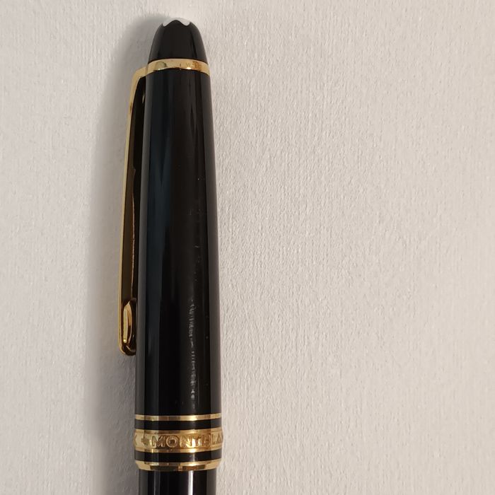 Stilou  Montblanc  meisterstuck
