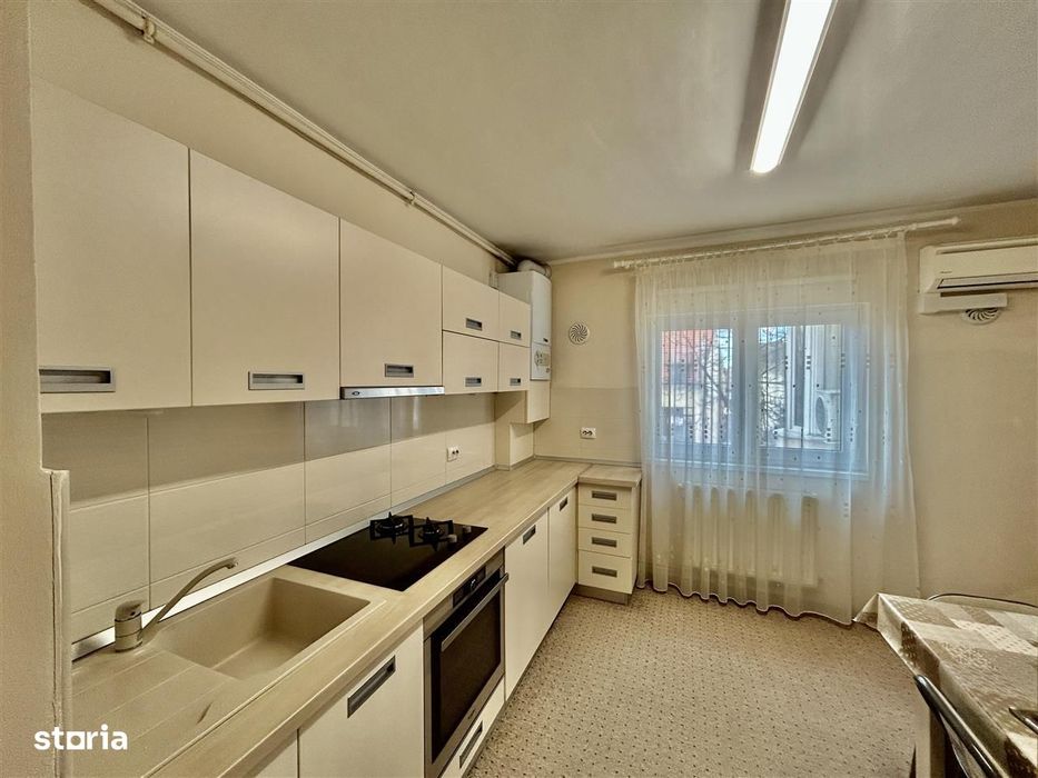 Apartament de închiriat în Sibiu – 3 camere, decomandat, 2 băi, 80 mp