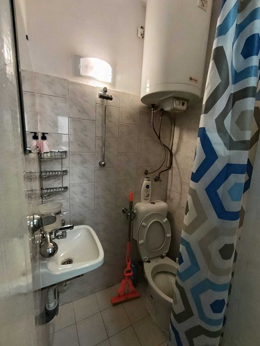 Дава се под наем Тристаен апартамент в Варна, Базар Левски - 70 кв.м за 510 € - Снимка #9