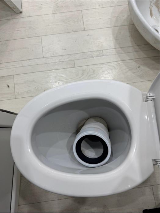 Унитаз абсолютно новый