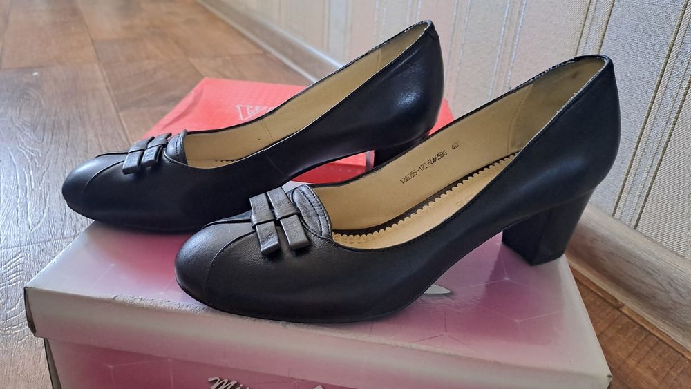 Продам туфли женские