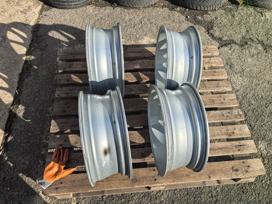 16 цола 4 х 100 мм ТОйота / Кия / Хюндай - 6 Инча / ЕТ 45