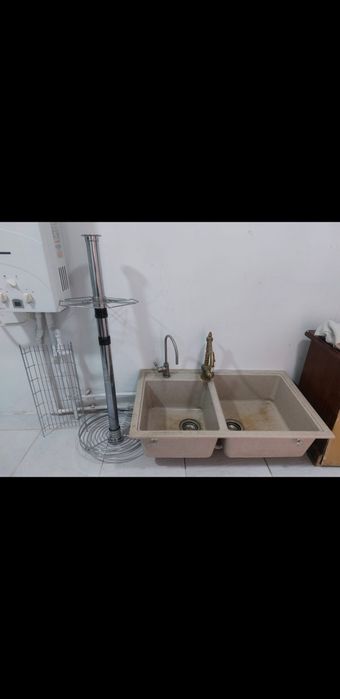 Продантся кухонный гарнитур ,