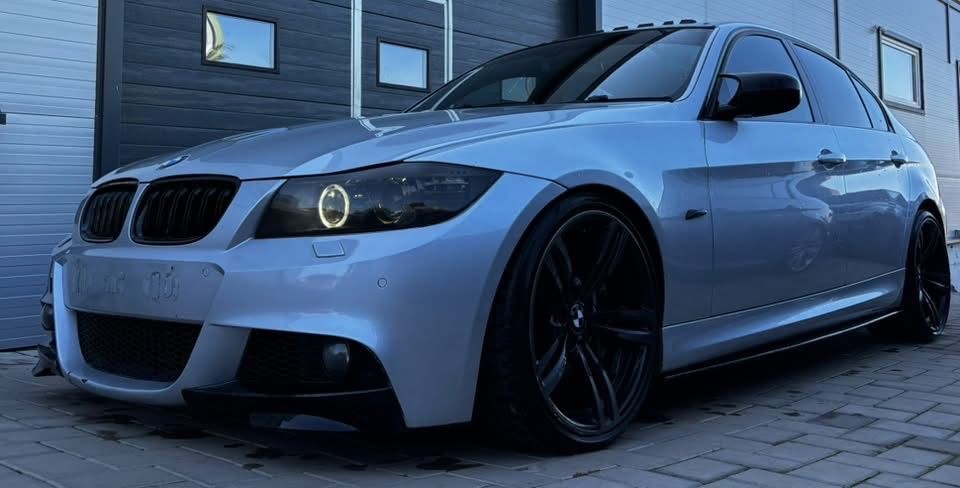 Dezmembrez BMW 335i E90 Lci 3.0i bi-turbo Recaro incalzit,Trapa,Hi-Fi,Xenon adaptiv,Navi Cic,Eleron,Led,volan M padele,jante M 19 inch Titan Silver