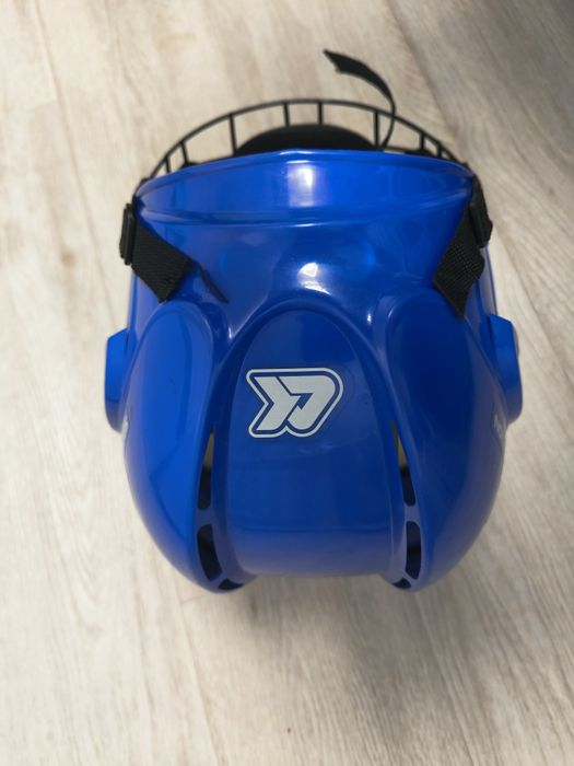 Шлем хоккейный для детей