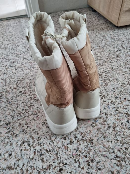 Дамски адреси на марката Waterproof