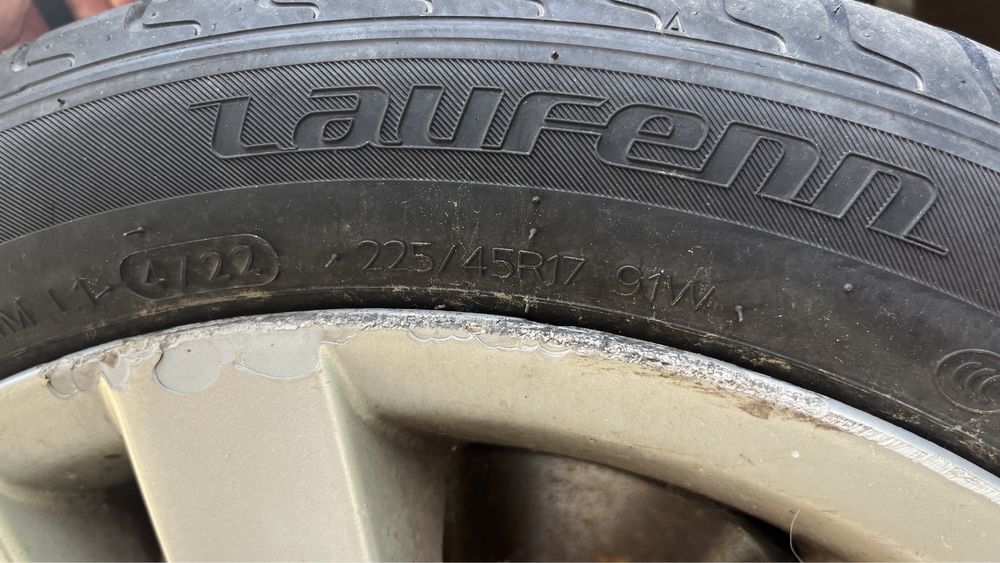 Jante cu cauciucuri BMW 225-45-17 cauciucurile impecabile dezmembrari