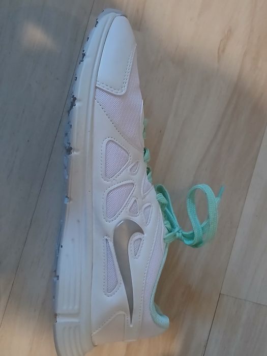 Маратонки NIKE Намаление