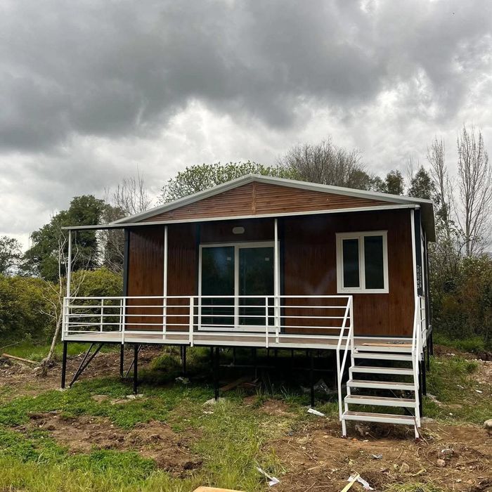 Cand casa din panauri sendwici pe structura metaluca sau din lemn