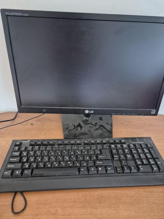 Монитор LG в рабочем состоянии