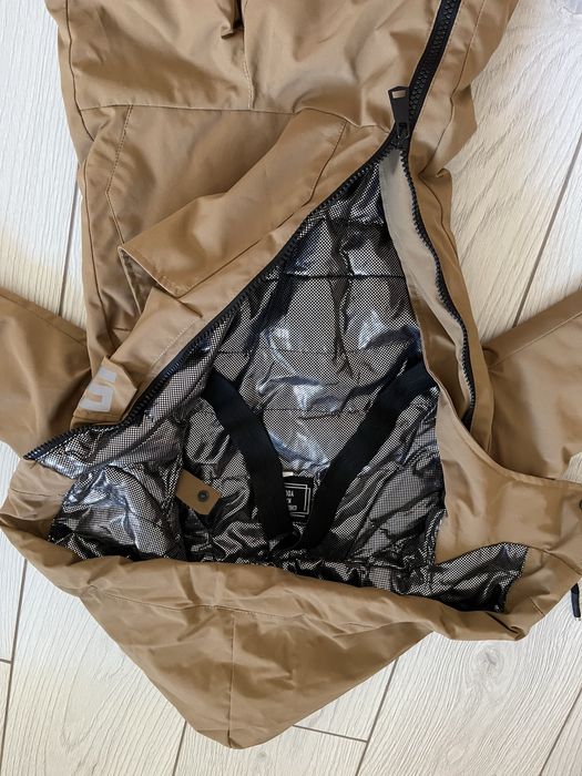 Продам демисезонный комбинезон