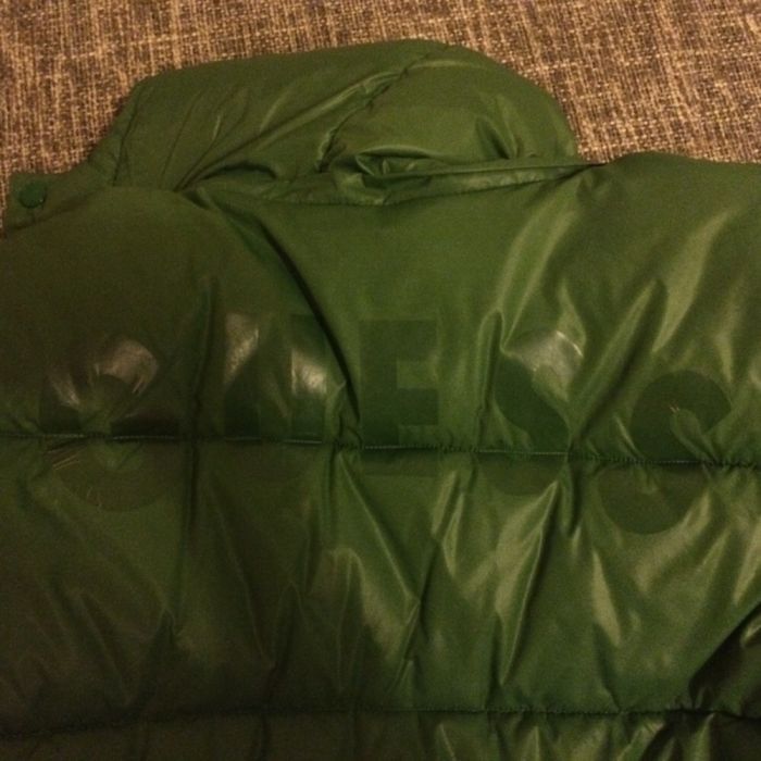 Продам куртку GUESS