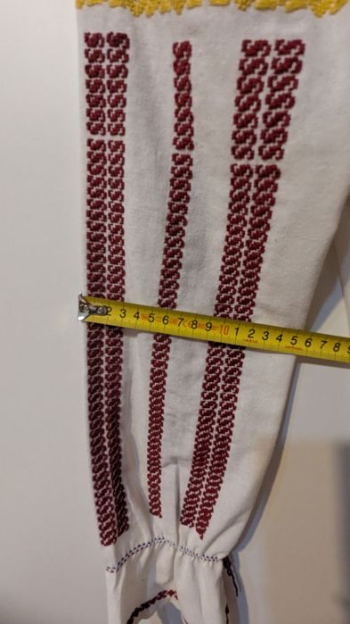 Ie tradițională  lucrata manual