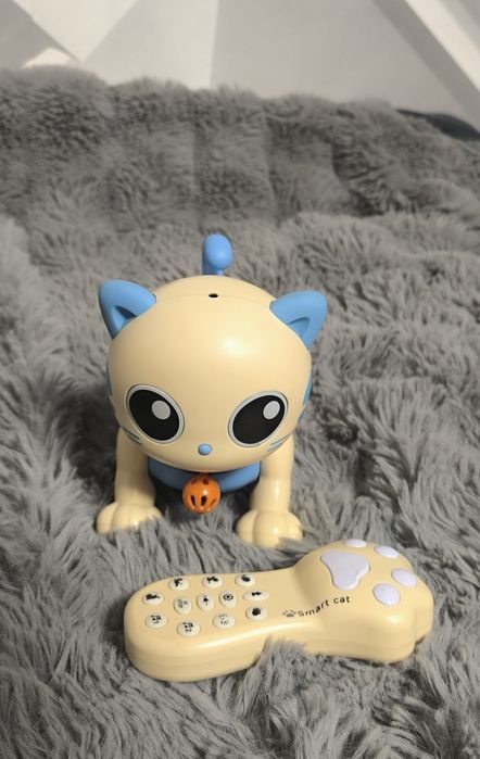 Робот- Кошка, интерактивная.