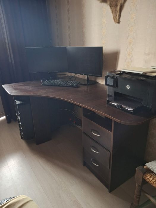 Продам Стол офисный
