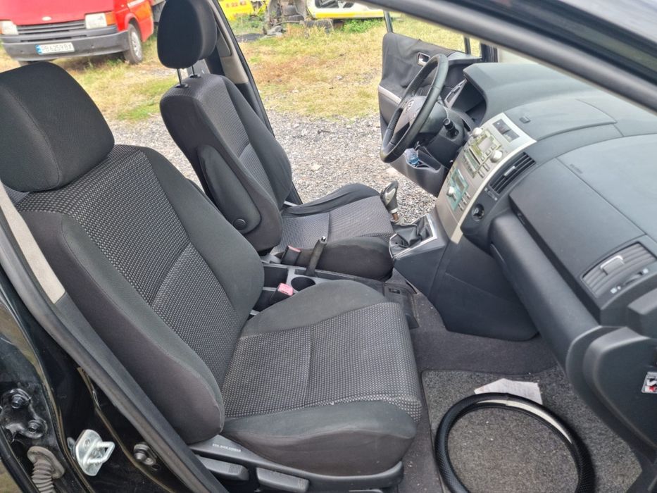 Toyota corrola verso 2.2 d