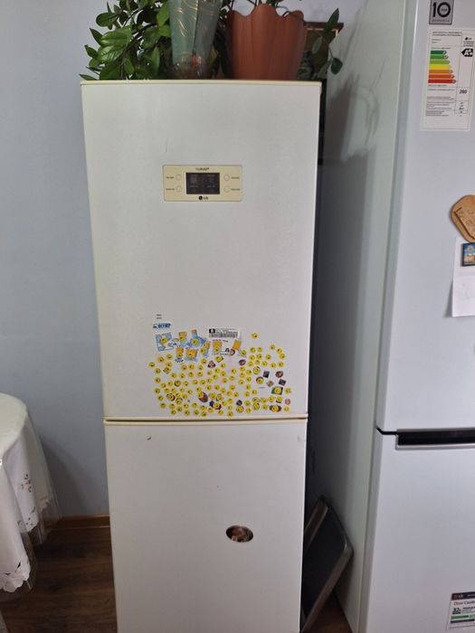 Продаётся б/у холодильник .Продаётся, продаётся, продаётся, продаётся.