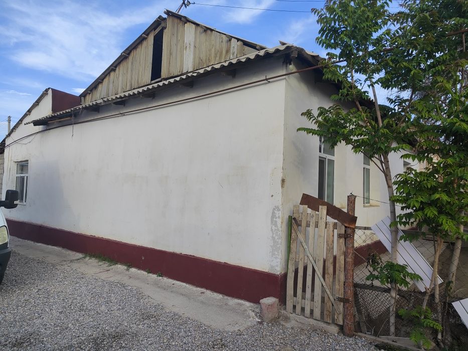 Үй сатылады тез арада.