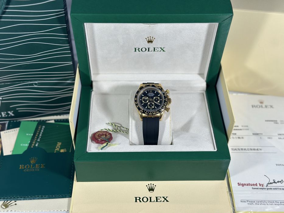 Rolex Daytona Cosmograph Gold And Black 40 mm Rubber Strap