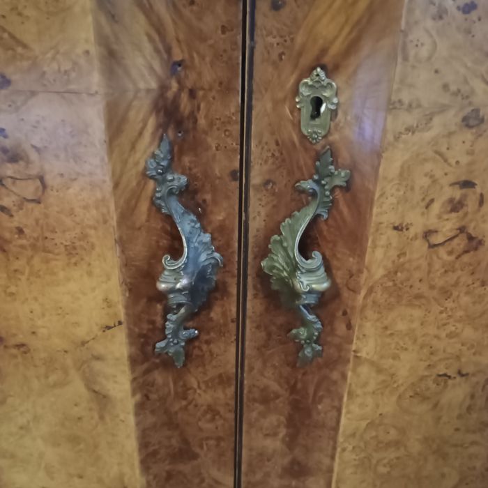 Dulap rustic în stare perfectă