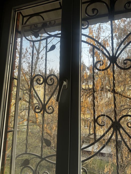 Срочно продаю 3 пластиковых окна