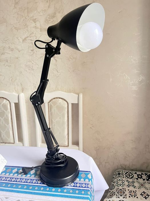 Настольная лампа