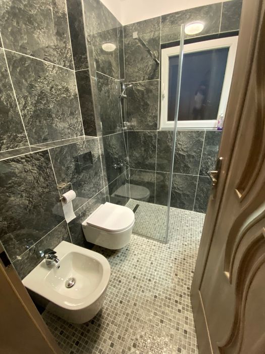 Inchiriez in regim hotelier apartament 3 camere