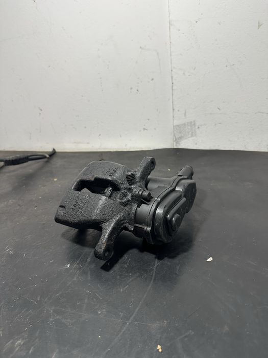 Motoras Etrier frana  dreapta spate Audi A4 B8 Audi a5 8T