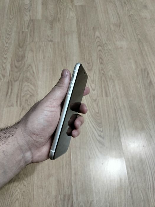 iPhone 11 память 128 без ремонта