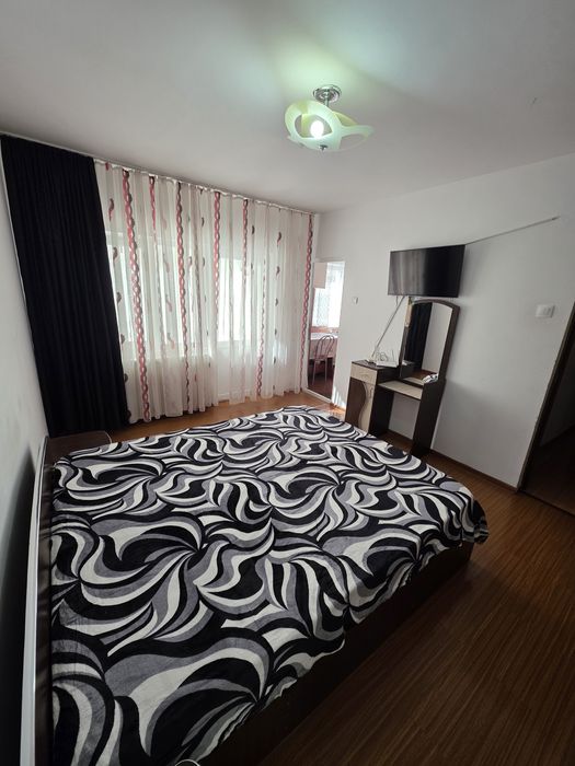 Vând sau închiriez garsonieră zona centrală et.1